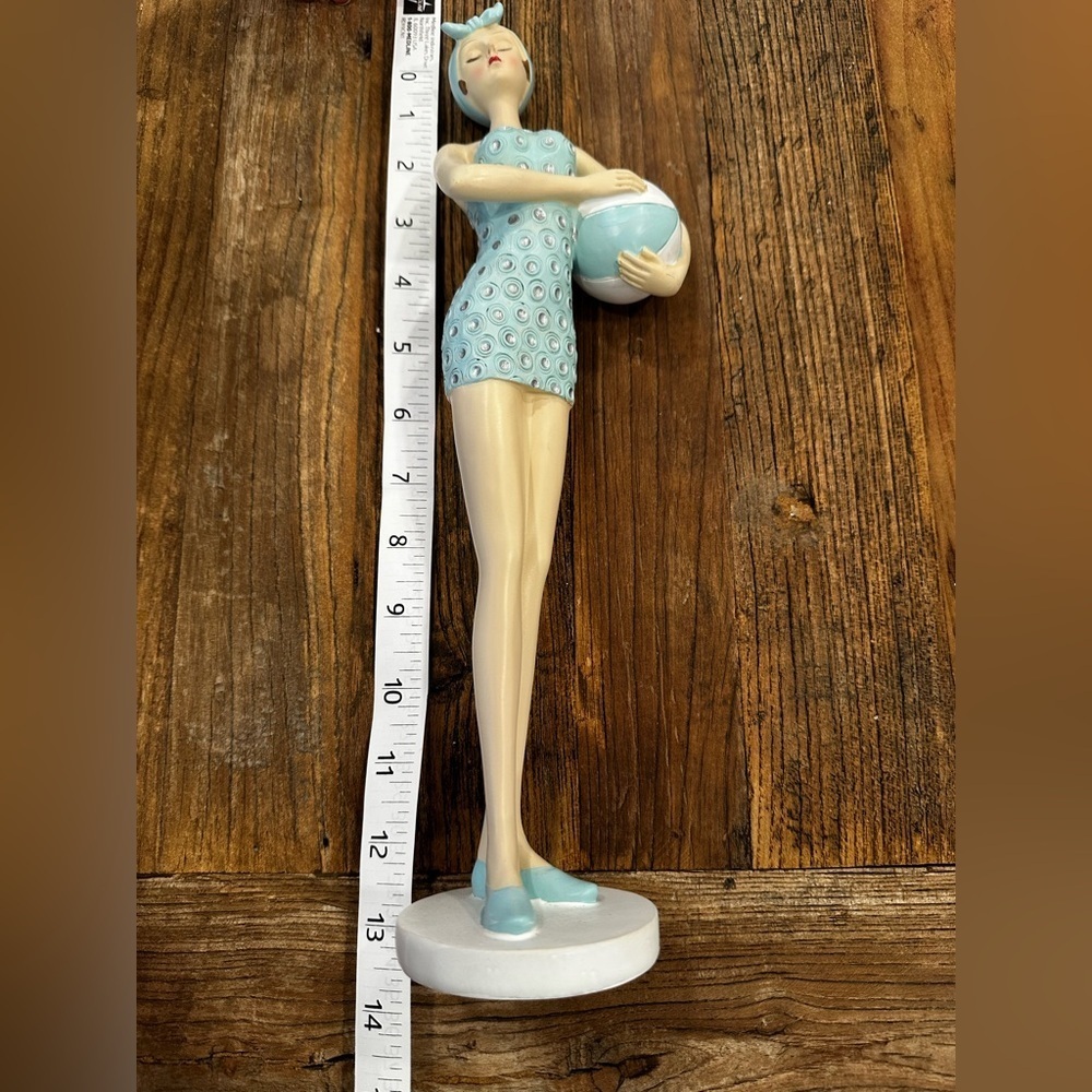 Elegant Figurine with Blue Accents - Picture 4 of 5
